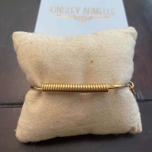 New Goddess Collection S/M Gold Laurel Leaf Bracelet - Picture 2 of 7